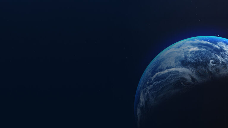 Die Erde aus dem Weltall vor dunklem Hintergrund – Sinnbild für globale Reichweite.